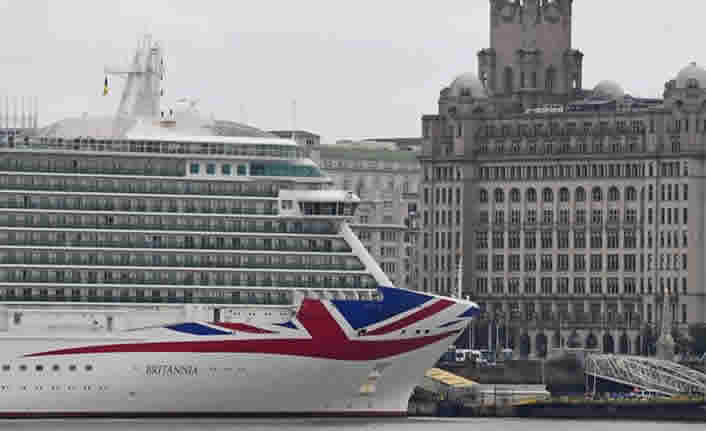 P&O Britannia yolcu gemisi Mallorca’da fırtına nedeniyle tankerle çarpıştı