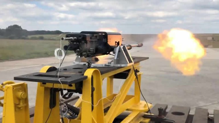 CANiK’ten İngiltere ve Polonya çıkarması