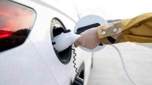 Elektrikli otomobil kuralları otomobil üreticilerine milyarlarca dolara mal olabilir