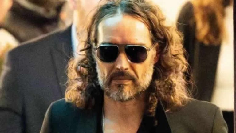 Ünlü İngiliz komedyene cinsel saldırı ve tecavüz suçlaması