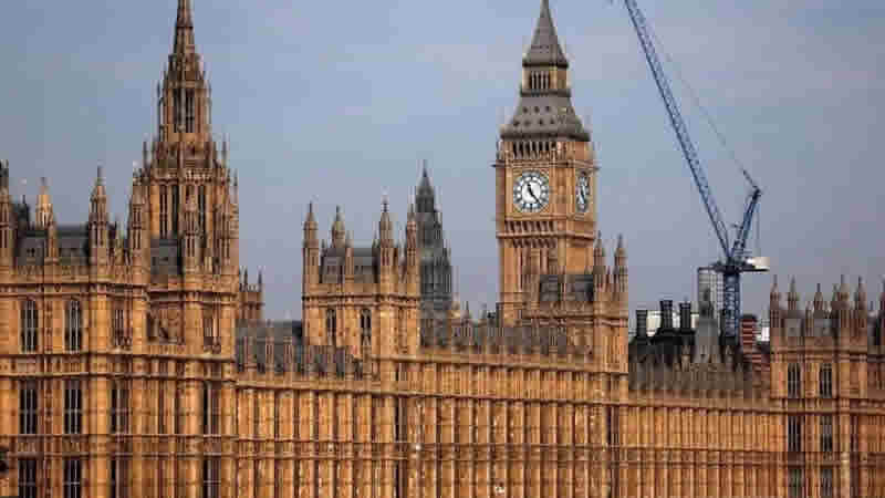 İngiltere Parlamentosu’nda görev yapan “Çin casusu” gözaltına alındı