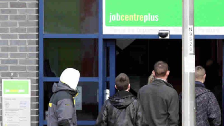 Birleşik Krallık’ta Hayalet İş İlanları: Her Üç İlandan Biri Gerçek Değil