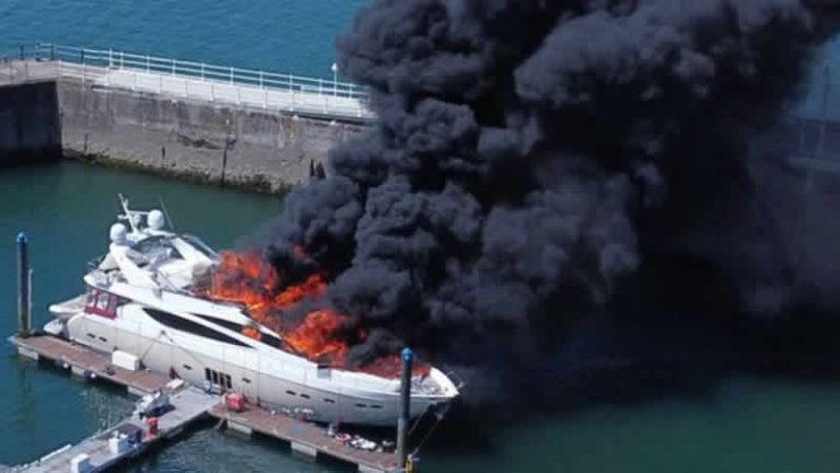 İngiltere’ye, kullandığı yat yakıtlarından dolayı 32 milyon euro ceza