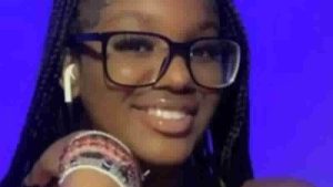 İngiltere’yi yasa boğan olayda 17 yaşındaki erkek cinayetle yargılanıyor