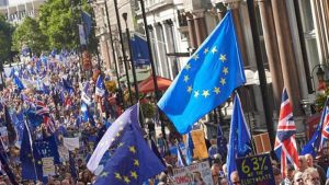 Londra’da Brexit karşıtları yürüdü