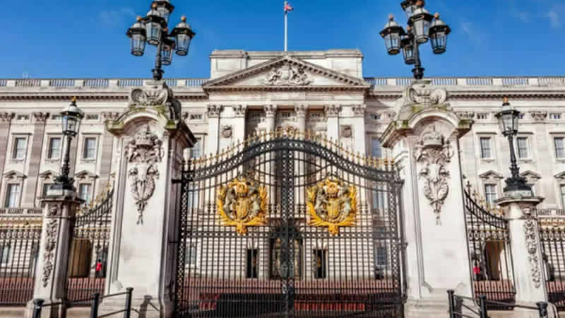 Londra’da kraliyet ahırlarına girdiği iddiasıyla bir kişiye gözaltı