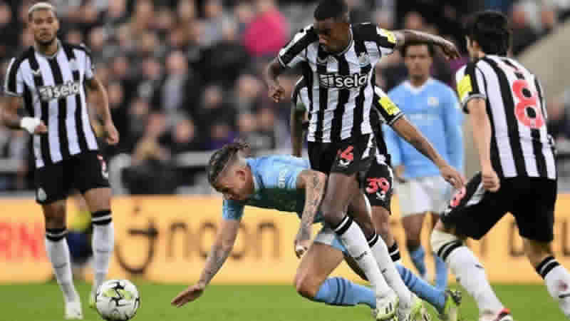Manchester City’den lig kupasına erken veda