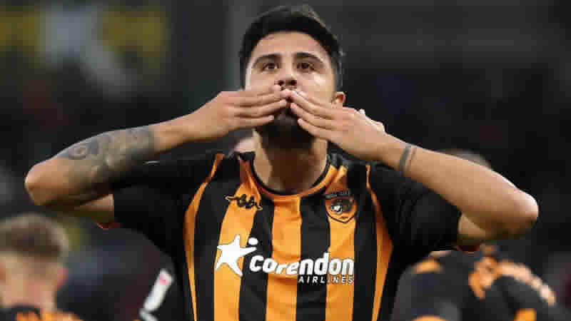 Ozan Tufan İngiltere’yi sallamaya devam ediyor!