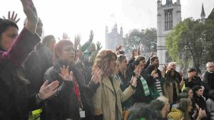 Gazze’de hayatını kaybeden çocuklar Londra’da anıldı