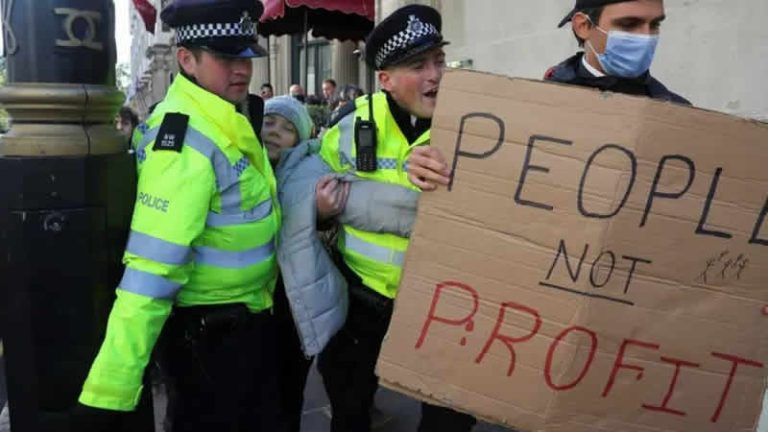İklim aktivisti Greta Thunberg Londra’da gözaltına alındı