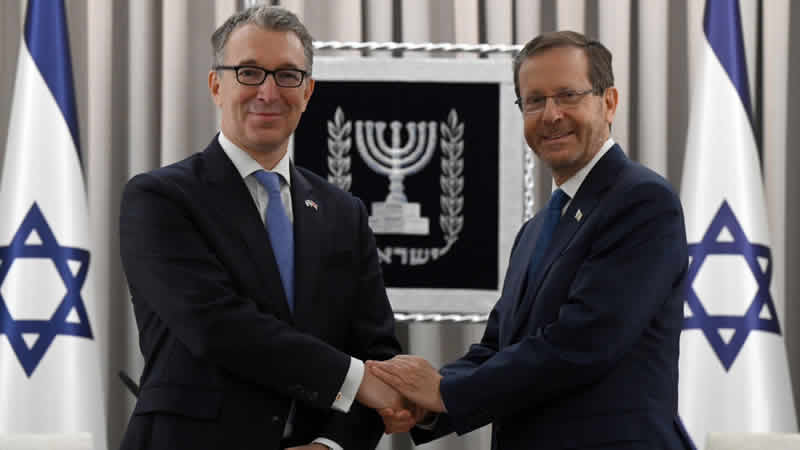 İngiliz büyükelçi, İsrail’e seslendi: Savaş kanunlarına uymalı