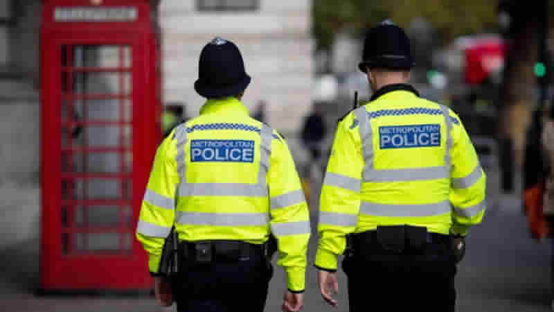 Hackney’de Parkta Silahlı Saldırı: Bir Ölü, Bir Yaralı