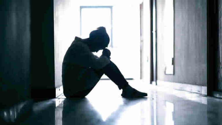 İngiltere’de 50 kişinin intiharıyla bağlantılı web sitesine tepkiler sürüyor