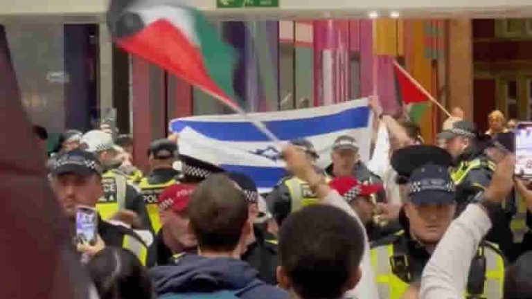 Londra’da Filistin ve İsrail destekçilerini polis ayırdı