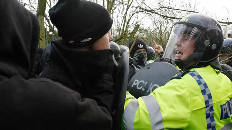 Londra’daki Filistin’le dayanışma yürüyüşünde 15 gözaltı