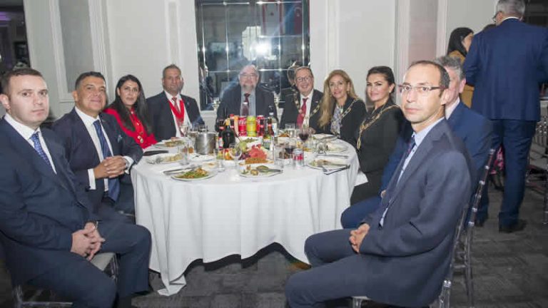 Londra’daki Türk Polis Birliği’nden anlamlı etkinlik