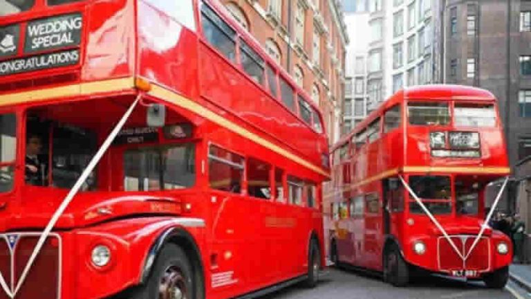 Londra’nın simgesi iki katlı otobüsler el değiştiriyor