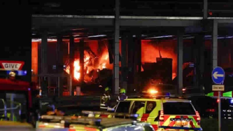 Luton Havalimanı’nın otoparkındaki yangın korkuttu