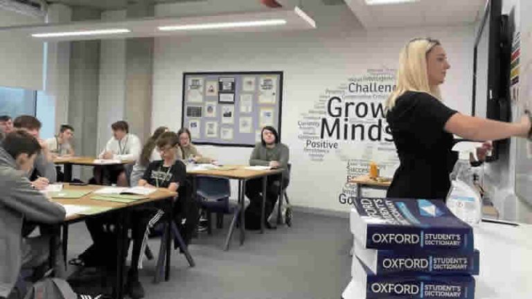 GCSE Sonuçları: Öğrenciler Başarı Grafiğini Yükseltti