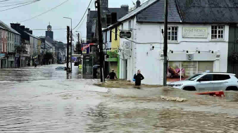 Storm Babet: İskoçya’da kırmızı alarm