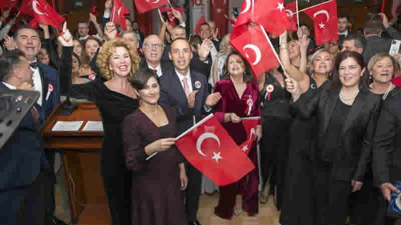 Çanakkale Anma Platformu’ndan Londra’da, 100. Yıl balosu