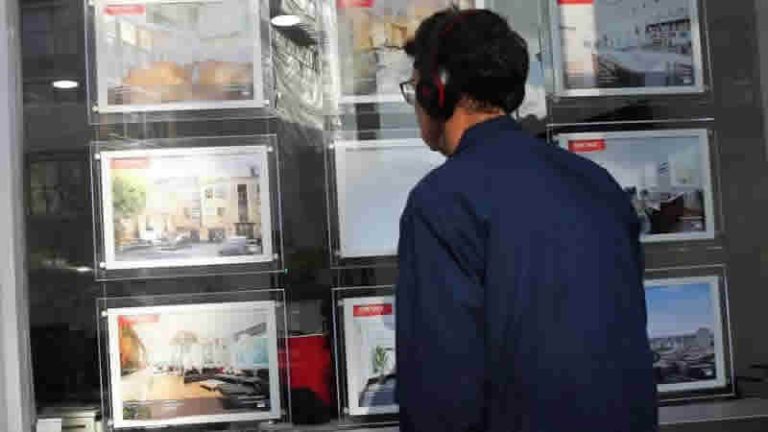 Ev fiyatları altı ay sonra ilk kez arttı