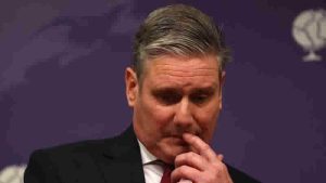 İngiltere’de bazı İşçi Partililer, liderlerinin Gazze’de ateşkes çağrılarını reddetmesi üzerine istifa etti