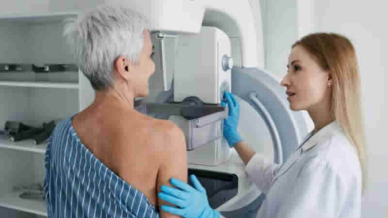 İngiltere’de binlerce kişiye meme kanserini önleyecek ilaç sunulacak