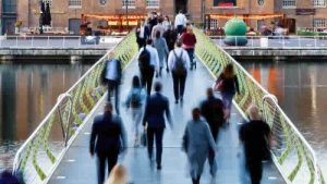 İngiltere’de hükümet borçlanması beklenenden yüksek gerçekleşti