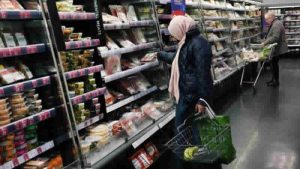 İngiltere’de mağaza enflasyonu 1.5 yılın en düşük seviyesinde