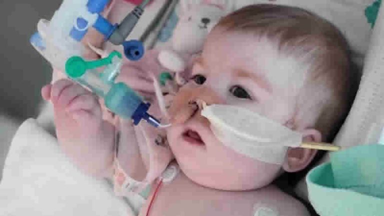 Kritik durumdaki bebek, yaşam desteği kapatıldıktan sonra öldü
