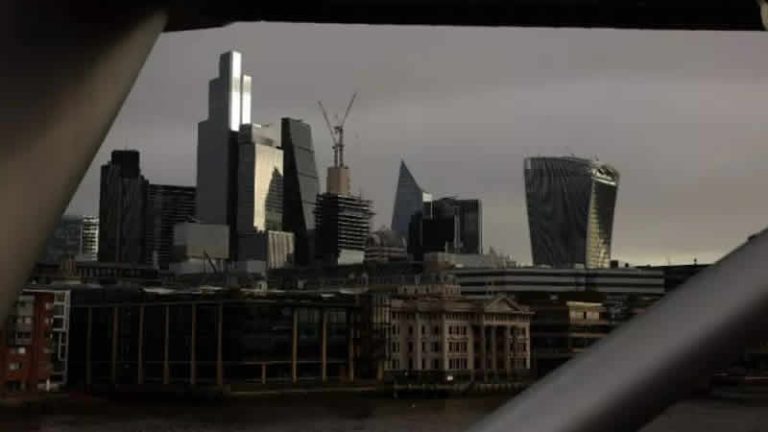 Rapor: İngiltere, Orta Asyalı elitlerin yolsuzluk yapmasını kolaylaştırıyor