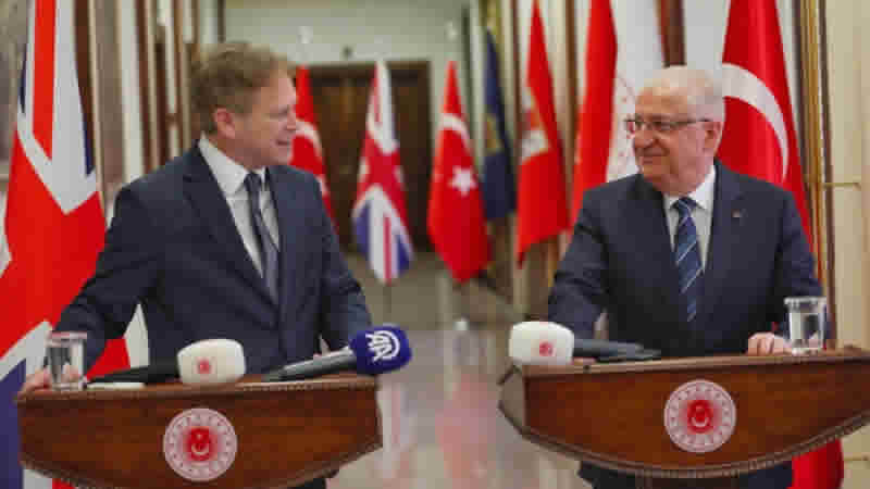 Türkiye ve İngiltere’den savunmada işbirliği