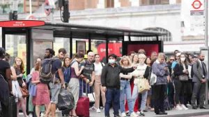 İngiltere’de Noel Günü İçin Rekor Sayıda Otobüs Sefer Yapacak