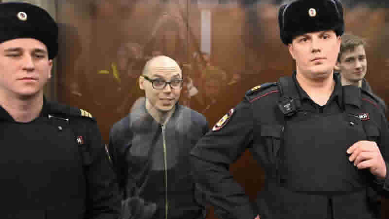 Rusya’da savaş karşıtı şiir okumanın cezası 7 yıl!