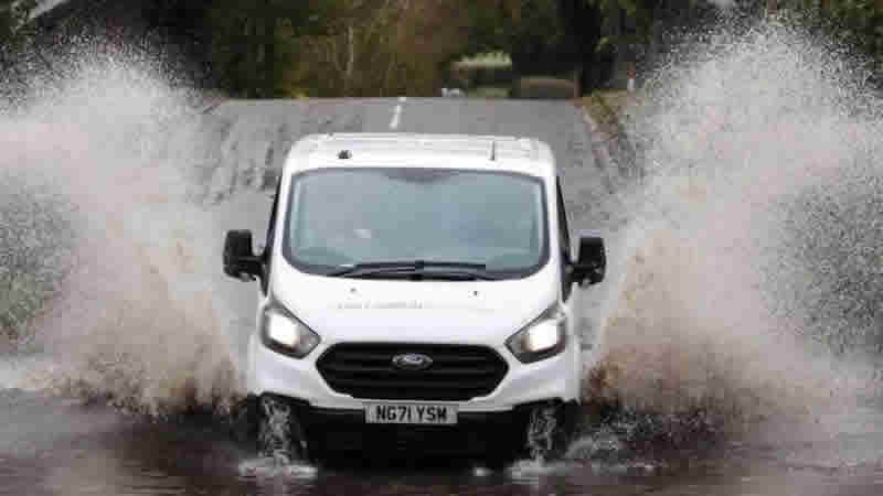 Birleşik Krallık’ta Gerrit Fırtınası nedeniyle sürücüler uyarı