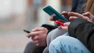 İngiltere’de 16 Yaş Altına Sosyal Medya Yasağı için Resmi İstişare Başlatıldı