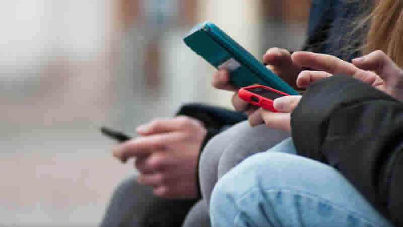 İngiltere’de 16 Yaş Altına Sosyal Medya Yasağı için Resmi İstişare Başlatıldı