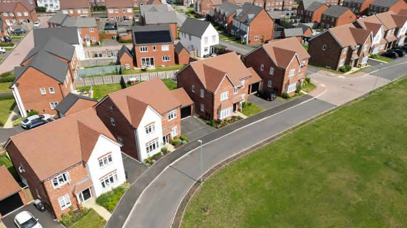 İngiltere’de konut sektörü daraldı