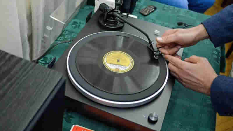 İngiltere’de vinil satışları 1990’dan bu yana en yüksek seviyede