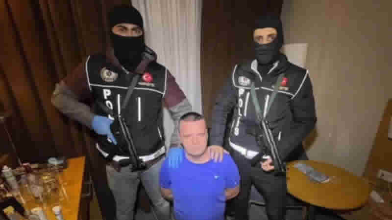 İngiltere’nin kırmızı bültenle aradığı uyuşturucu taciri İstanbul’da yakalandı