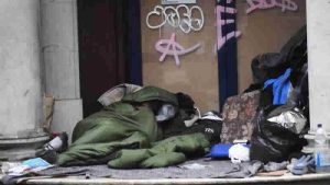 Londra’da en az 167 bin kişi bu yıl Noel’i evsiz kutlayacak