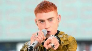 Pop yıldızı Olly Alexander Eurovision’da İngiltere’yi temsil edecek