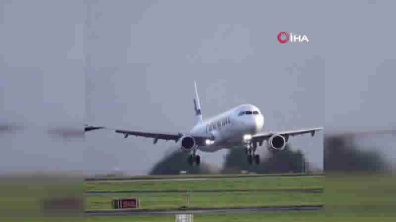 Manchester’da şiddetli rüzgar yolcu uçağını savurdu