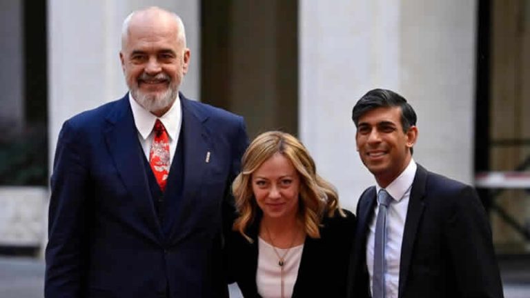 Sunak: “Ülkelerimize kimin geleceğine suç çeteleri değil, bizim karar vermemiz gerekiyor”