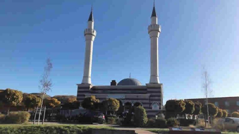 Belçika’da Diyanet’e bağlı tüm camilerin ruhsat iptali istendi