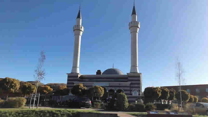 Belçika’da Diyanet’e bağlı tüm camilerin ruhsat iptali istendi