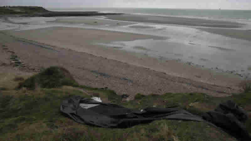 Fransa’dan İngiltere’ye geçmeye çalışan 5 göçmen hayatını kaybetti, 1’inin durumu kritik