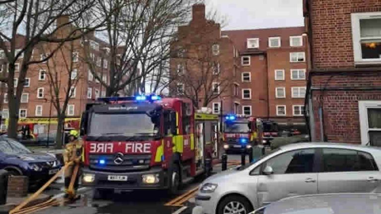Hackney’de çıkan yangında bir kadın hayatını kaybetti