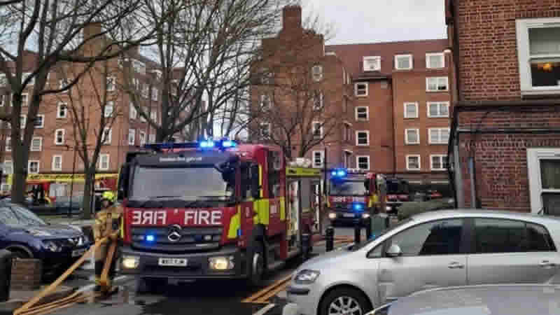 Hackney’de çıkan yangında bir kadın hayatını kaybetti